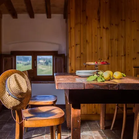 Pane E Vino Farm stay *